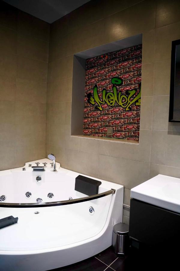 蒙斯Capsule Casino - Jacuzzi - Billard - Netflix - Console & Jeux公寓 外观 照片